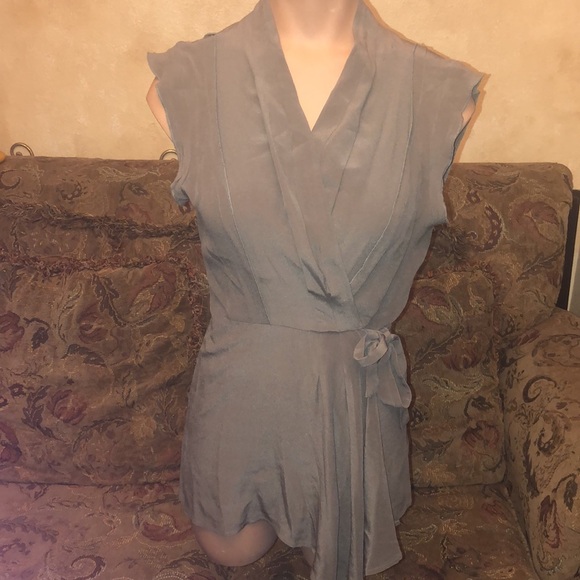 Twilight Rosalie Hale Bath Drawing top Anthropologie - Picture 3 of 10